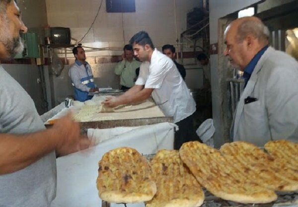 رد شایعات مبنی بر کاهش سهمیه آرد نانوایی‌ها در اردبیل/ اداره غله: یک‌هزار تن به سهمیه نانوایی‌های استان اردبیل اضافه شده است
