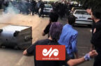 لحظه حمله اغتشاشگران با چاقو به مامور  پلیس در ایلام+فیلم