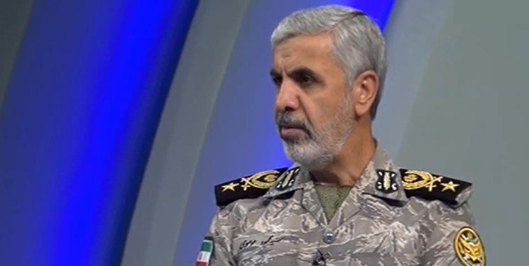 دریادار موسوی: ارتش می‌تواند با پهپادها علیه اهداف دوردست عملیات انجام دهد