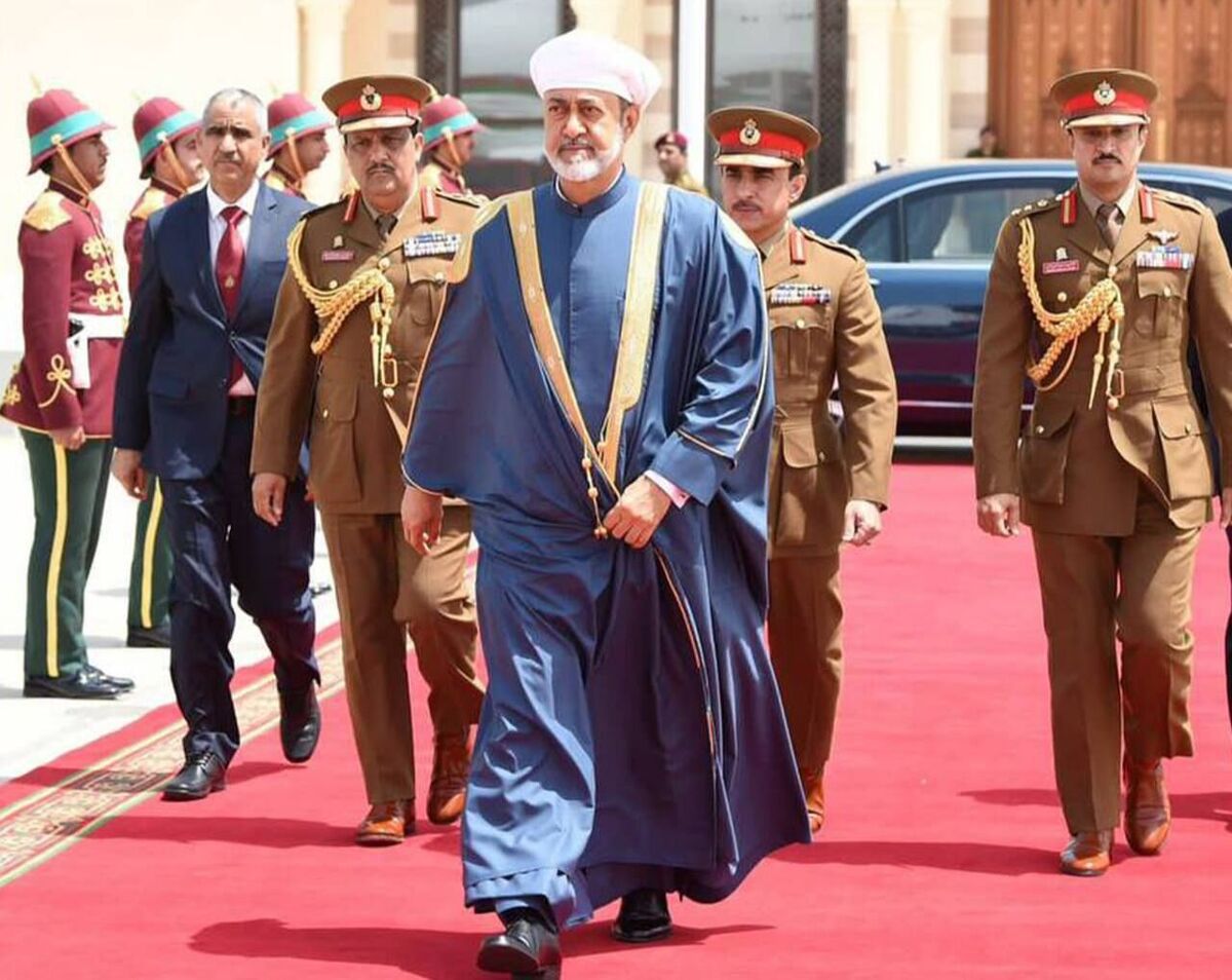 مخبر رسما از هیثم استقبال کرد؛ سلطان عمان در عصر تهران| آغاز سفر بعد از دیدار قاهره