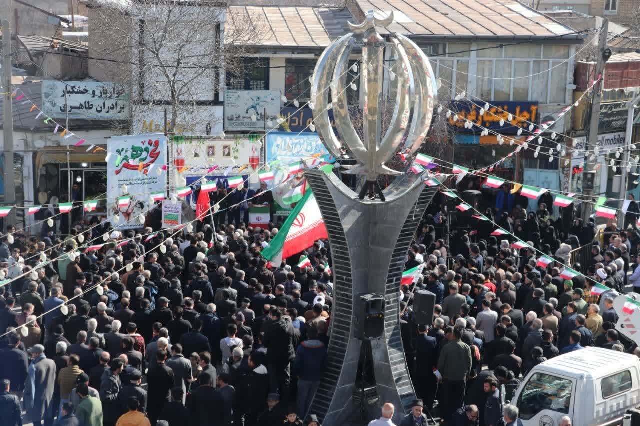 وحدت ملت ایران خاری در چشم دشمنان