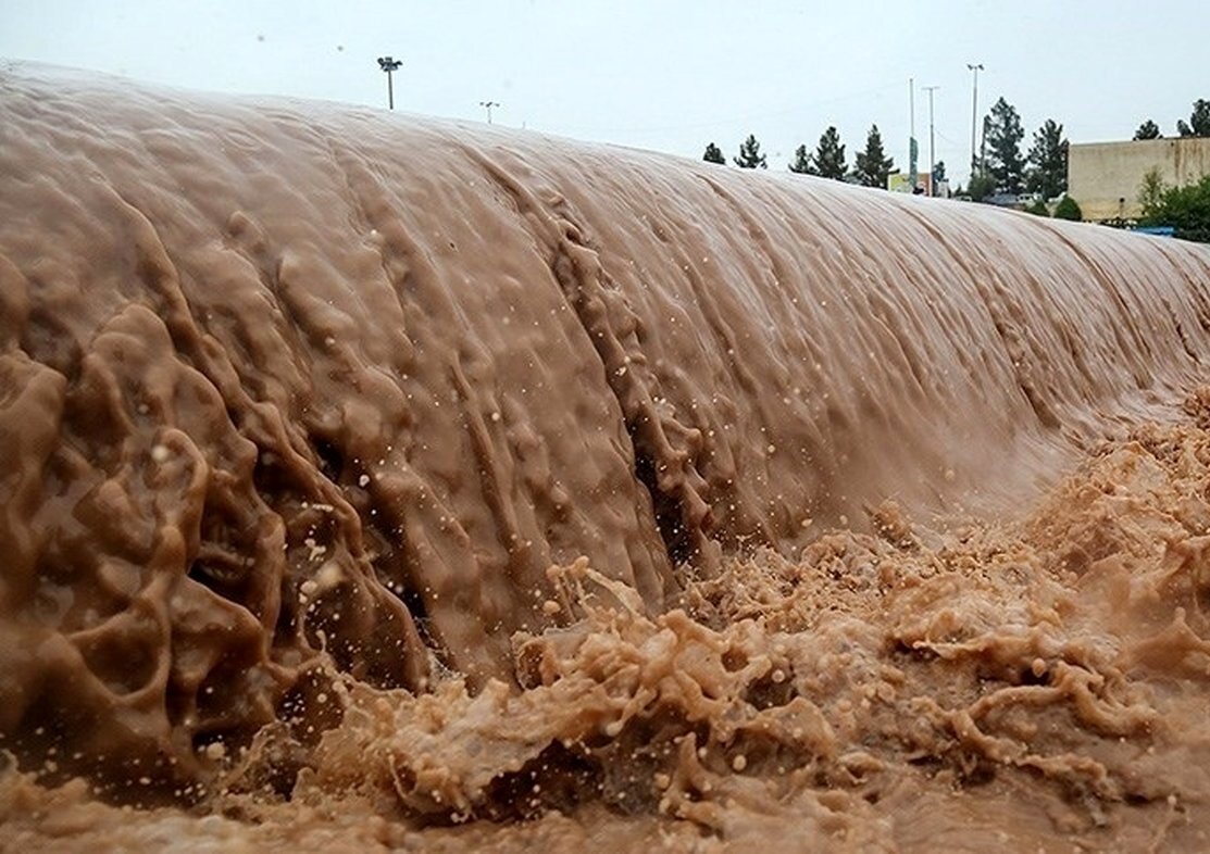 بارش شدید باران سبب جاری شدن سیلاب در نقاط مختلف فارس شد